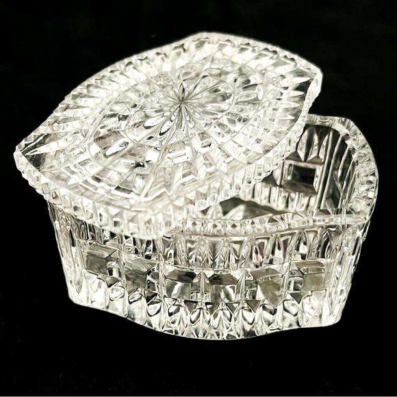 Jewelry - Crystal Trinket Box~With Lid / Vintage